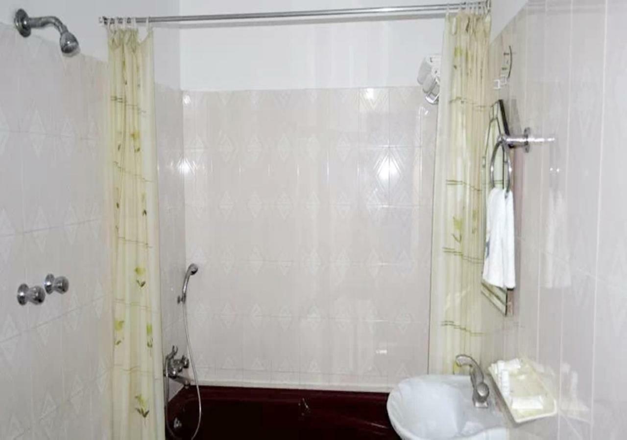 Hotel Tokyo Vihar 부다가야 외부 사진