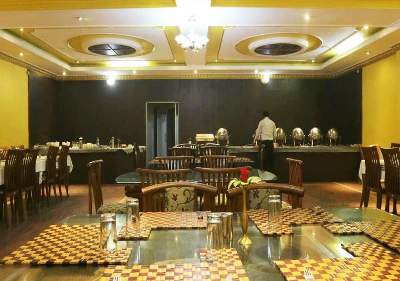 Hotel Tokyo Vihar 부다가야 외부 사진